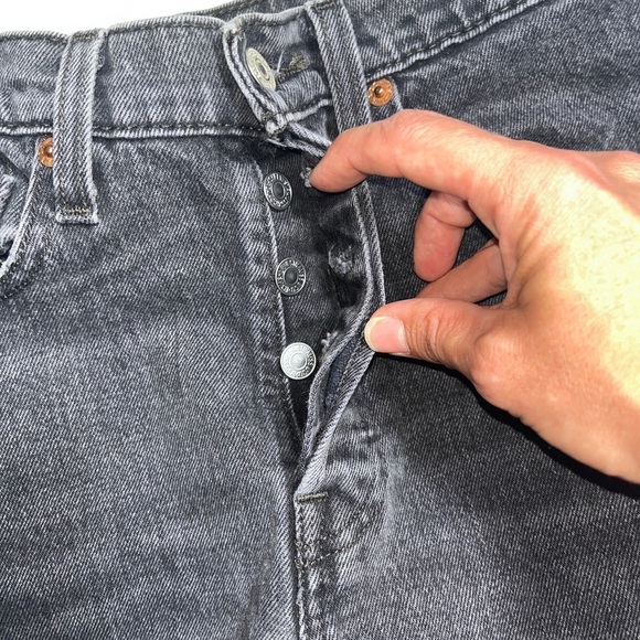 Levi’s Premium 501 Skinny Jeans Black Wash Distressed Knee Raw Hem Button Fly - Picture 3 of 9